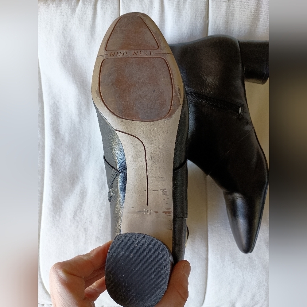 Nine West Black Leather Zip Ankle Boots Womens Size 10 M - Picture 3 of 12